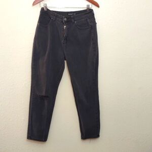 USED BOOHOO COLOR BLACK SIZE 8 SELF MADE HOLE  ON RIGHT PANT LEG